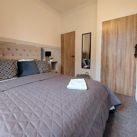 Apartament Modern & Bright, G/F, 1Br Apt. Real Hidden Gem Hamilton Zewnętrze zdjęcie